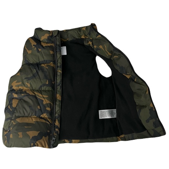 Boys (kids) Old Navy Camouflage Bubble Vest - Size XS (5) - Picture 2 of 4